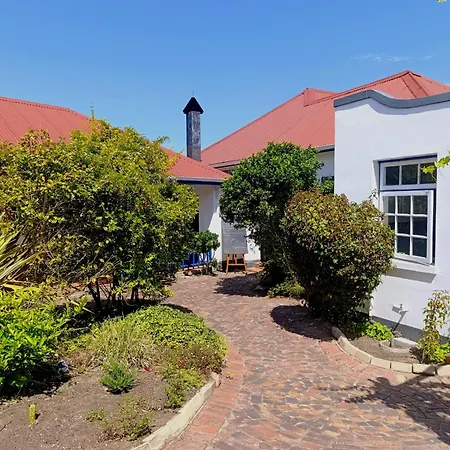 Guinea Fowl Lodge - Lagoon & Heads View B&B, Central Knysna-2